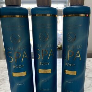 Bath & Body Works True Blue Spa Body Wash - Blue with Gold Accents